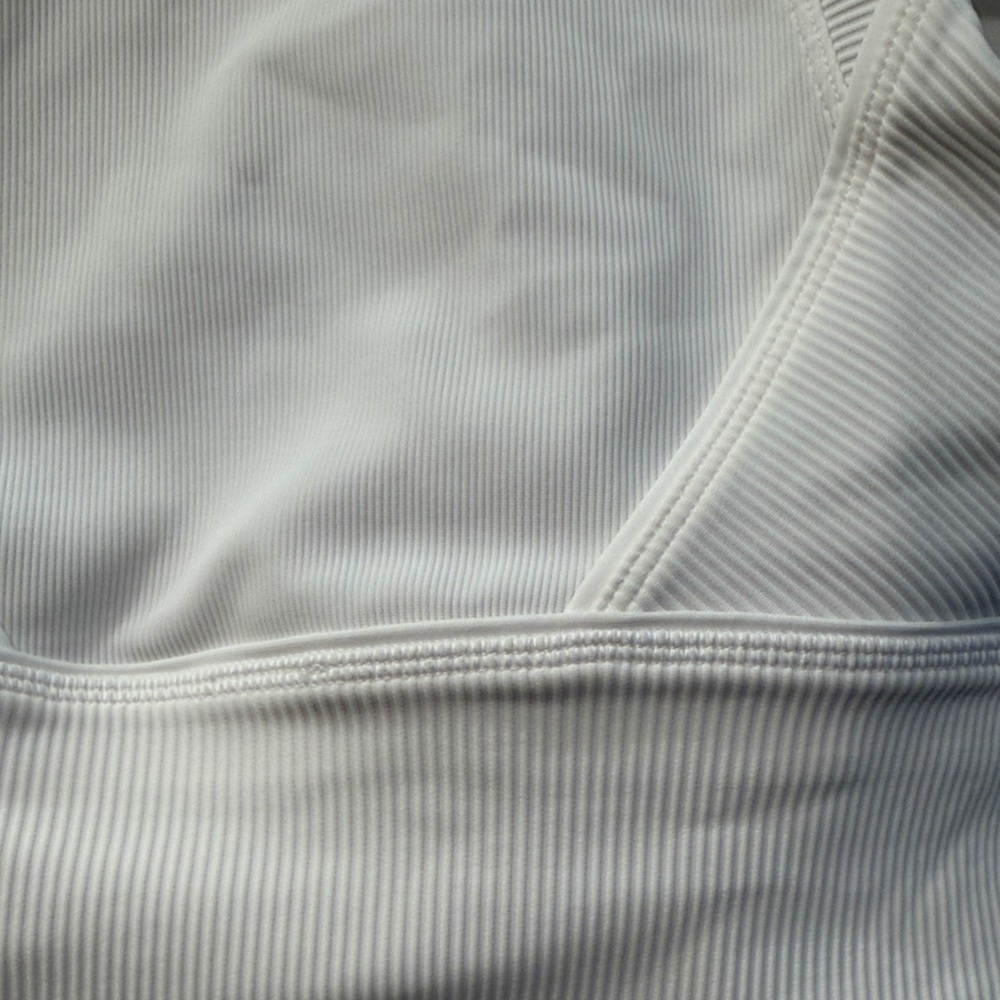 Lululemon Ribbed Crop Tank Top/Sports Bra - Picture 4 of 7